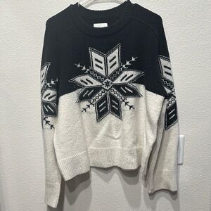 Abercrombie & Fitch Black and White Snowflake Sweater